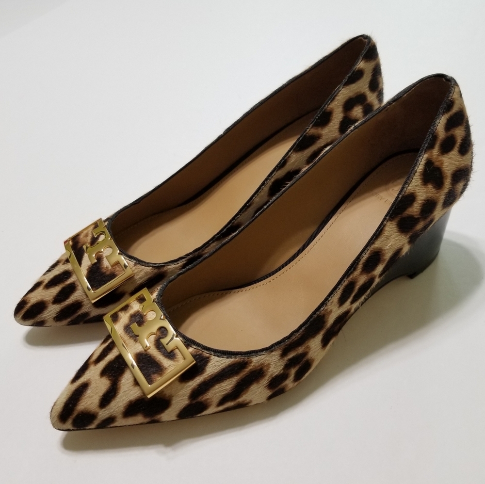 NWOB Tory Burch Gigi Calf-Hair Leopard Wedge Pumps Size 9 $348 - Picture 6 of 16